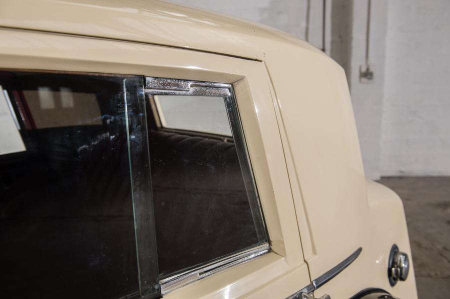 Детали экстерьера Bentley 4&frac14;-Litre Saloon by Mann Egerton 1937 года  (фото 21 из 31)
